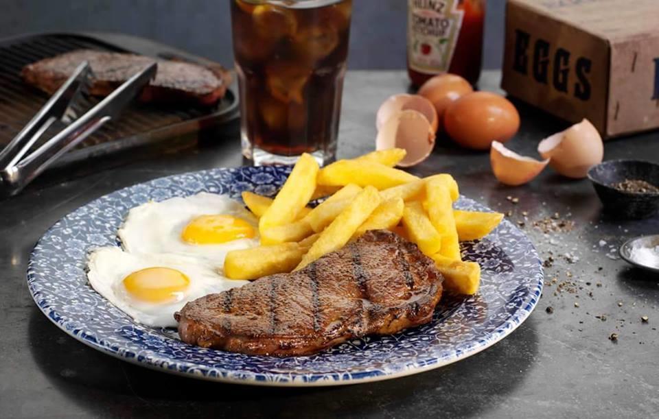 The Crown Hotel Wetherspoon ビッグルスウェイド エクステリア 写真