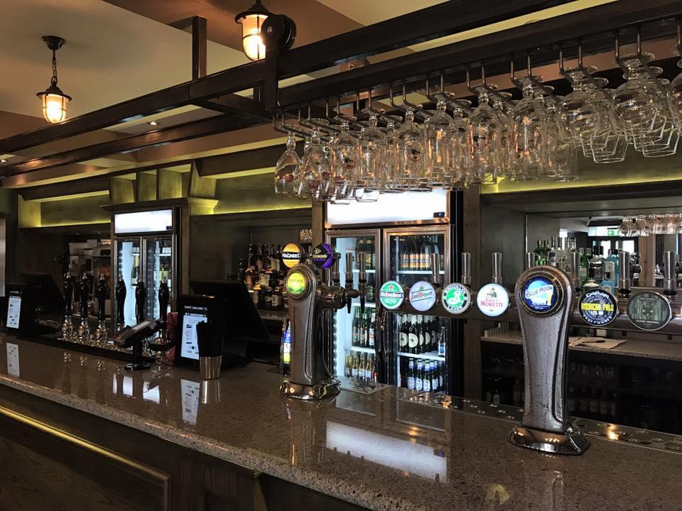 The Crown Hotel Wetherspoon ビッグルスウェイド エクステリア 写真