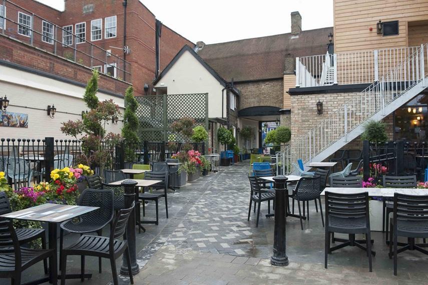 The Crown Hotel Wetherspoon ビッグルスウェイド エクステリア 写真