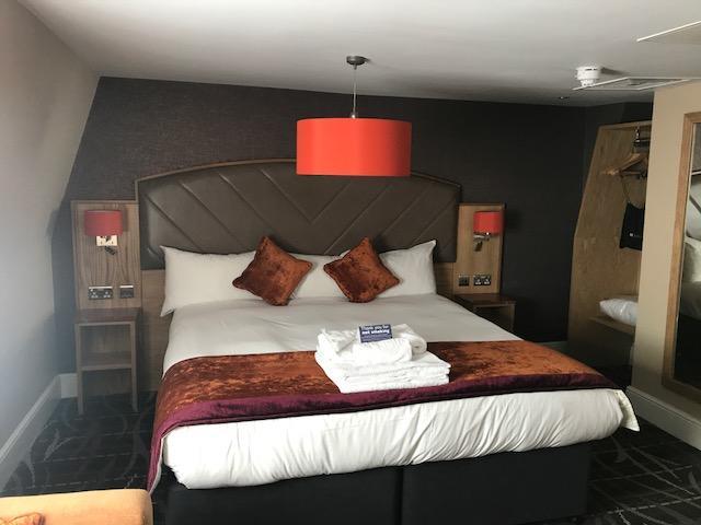 The Crown Hotel Wetherspoon ビッグルスウェイド エクステリア 写真