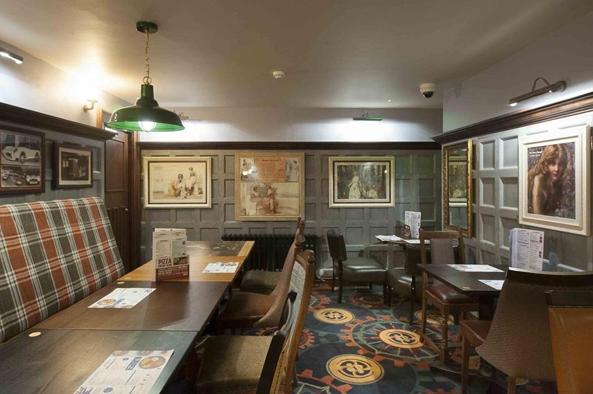 The Crown Hotel Wetherspoon ビッグルスウェイド エクステリア 写真