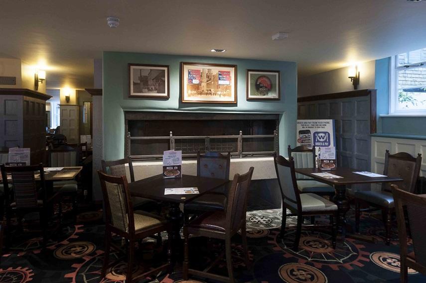 The Crown Hotel Wetherspoon ビッグルスウェイド エクステリア 写真