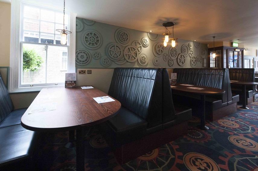 The Crown Hotel Wetherspoon ビッグルスウェイド エクステリア 写真