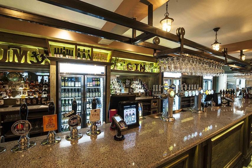 The Crown Hotel Wetherspoon ビッグルスウェイド エクステリア 写真