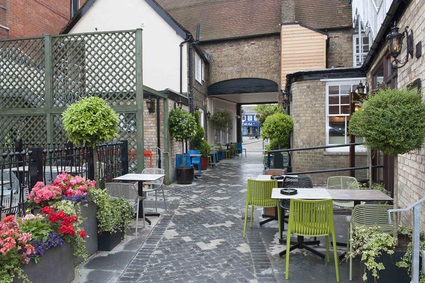 The Crown Hotel Wetherspoon ビッグルスウェイド エクステリア 写真